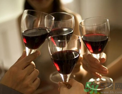 喝啤酒會(huì)不會(huì)傷腎呢？吃什么最傷害腎呢？