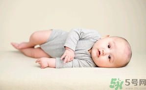 秋季如何預(yù)防寶寶生病？秋季寶寶護(hù)理小常識(shí)