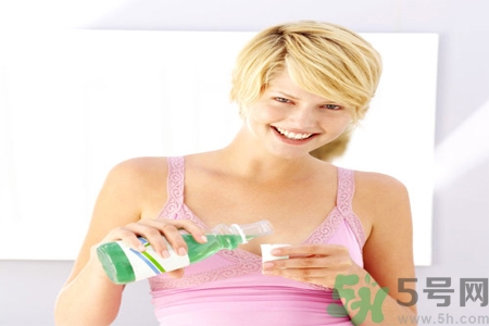 口腔潰瘍可以用漱口水嗎？口腔潰瘍能不能用漱口水？