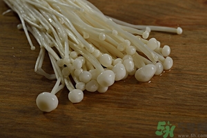 吃金針菇有什么好處?金針菇的功效與作用 吃金針菇有什么好處?金針菇的功效與作用