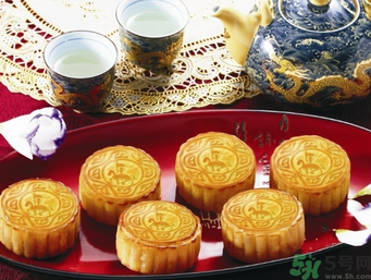 糖尿病人可以吃月餅嗎？糖尿病人吃月餅注意事項