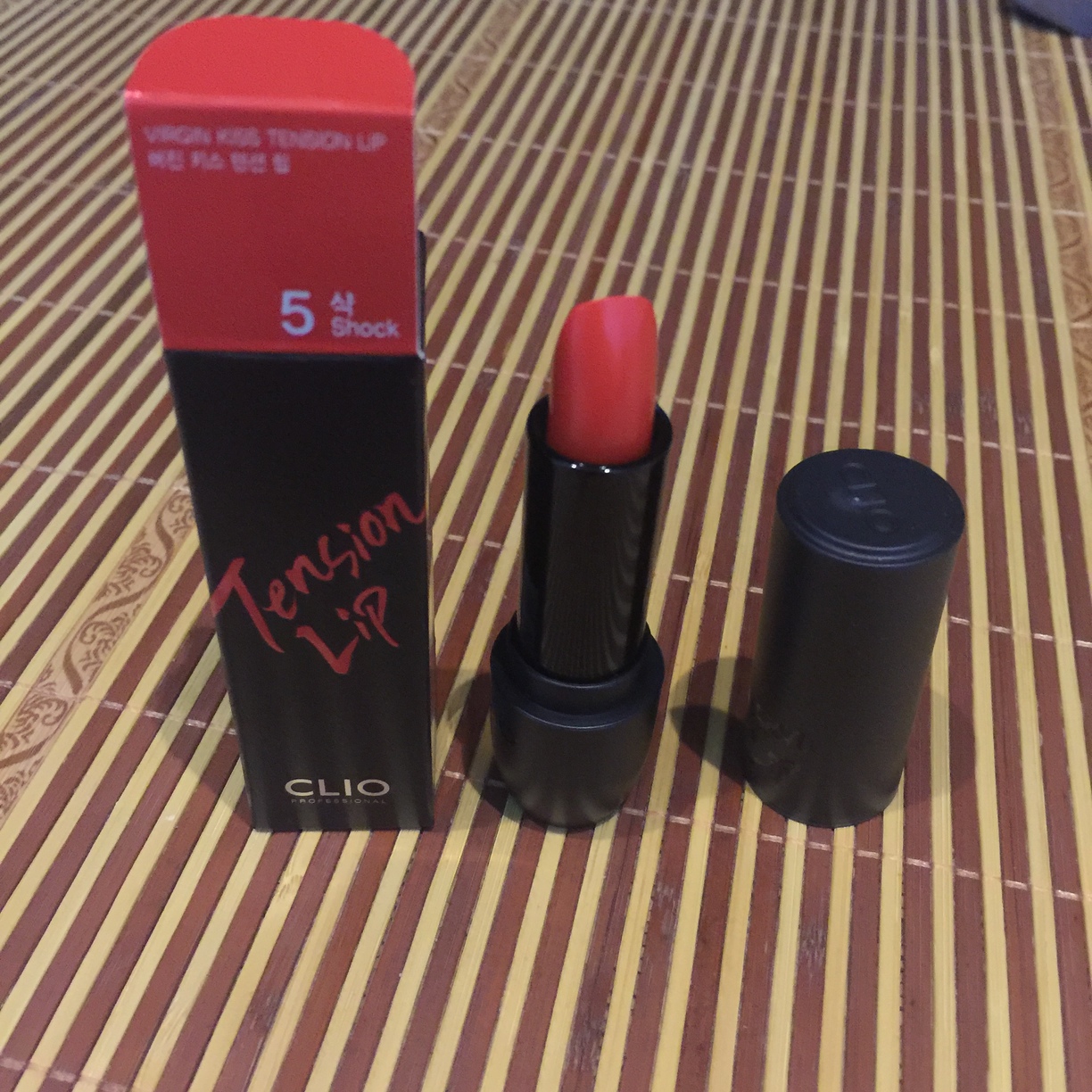 clio珂萊歐少女之吻霧感唇膏怎么用? clio珂萊歐少女之吻霧感唇膏怎么用?