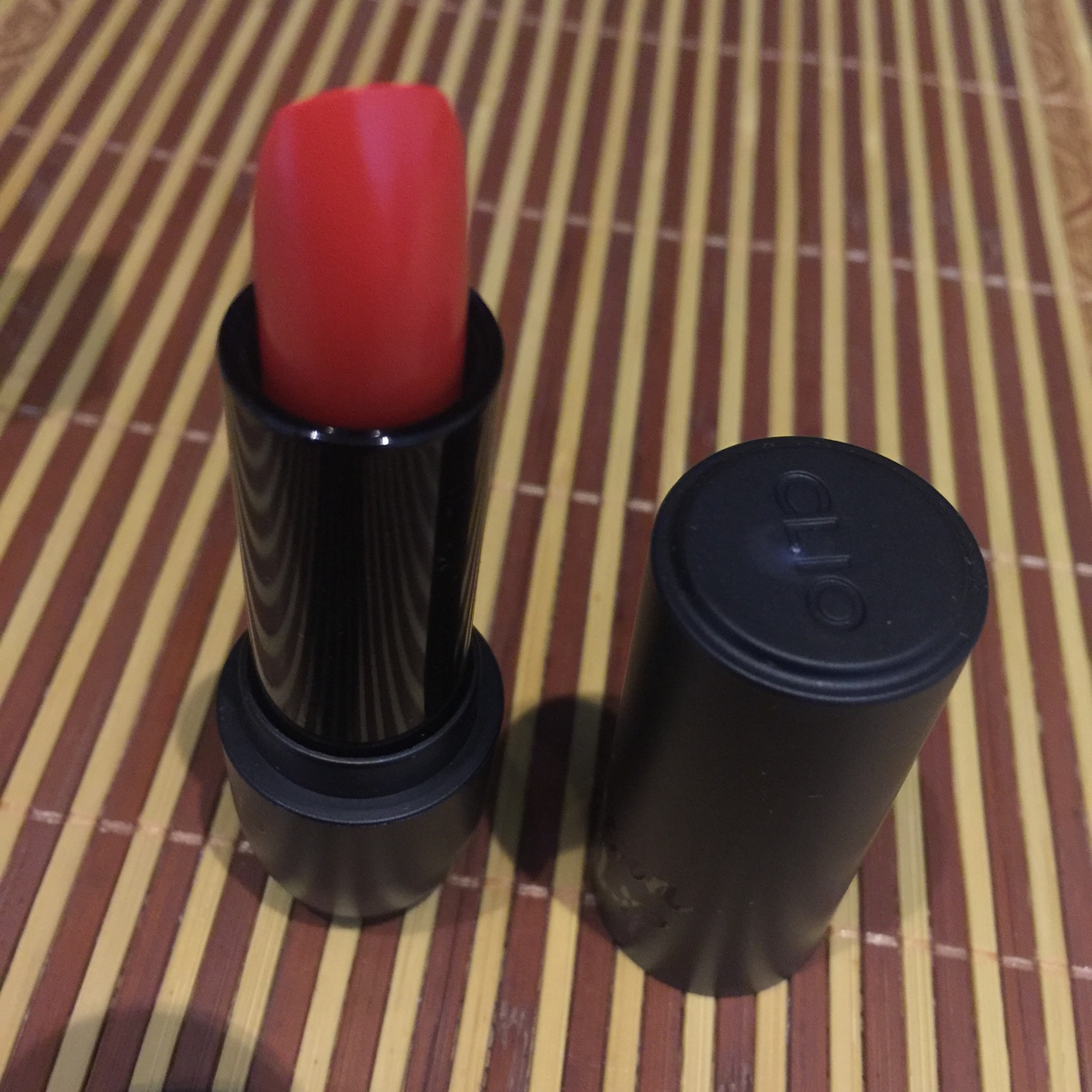 clio珂萊歐少女之吻霧感唇膏怎么用? clio珂萊歐少女之吻霧感唇膏怎么用?