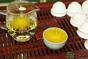 菊花茶能治口臭嗎?口臭喝菊花茶有用嗎 菊花茶能治口臭嗎?口臭喝菊花茶有用嗎