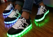 發(fā)光鞋是什么牌子的?發(fā)光鞋多少錢(qián)一雙