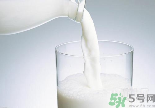 晚上喝純牛奶會長胖嗎？純牛奶什么喝比較好？