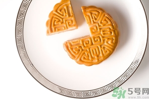 月餅的熱量高嗎？吃一個(gè)月餅會(huì)長(zhǎng)胖嗎？