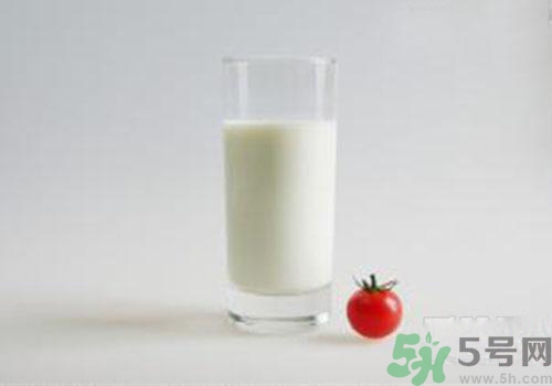 喝純牛奶會上火嗎？喝純牛奶有什么壞處？