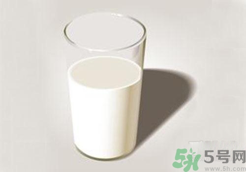 喝純牛奶會上火嗎？喝純牛奶有什么壞處？