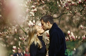 第一次接吻怎么接？和男生接吻沒感覺怎么辦？