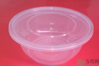 一次性飯盒可以放微波爐加熱嗎？一次性飯盒加熱有毒嗎？