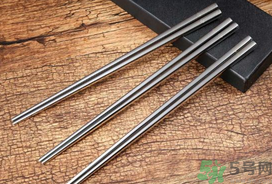 用不銹鋼筷子吃飯好不好？不銹鋼筷子有毒嗎？
