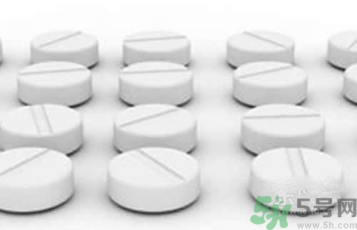 鈣片和維生素c可以一起吃嗎？鈣片和維生素一起吃好不好？