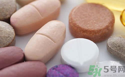 鈣片和維生素c可以一起吃嗎？鈣片和維生素一起吃好不好？