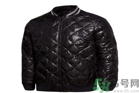 羽絨服日常如何保養(yǎng)？羽絨服局部清潔的方法有哪些？