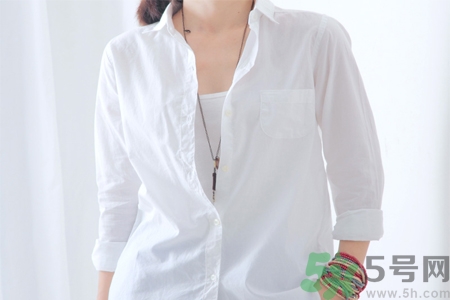 白衣服被染色怎么辦？衣服染色去除小竅門