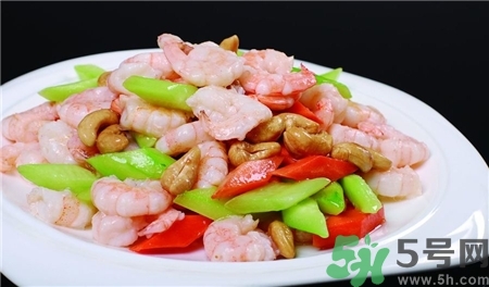 香芋可以和蝦一起吃嗎?香芋和蝦一起吃會(huì)怎么樣? 香芋可以和蝦一起吃嗎?香芋和蝦一起吃會(huì)怎么樣?