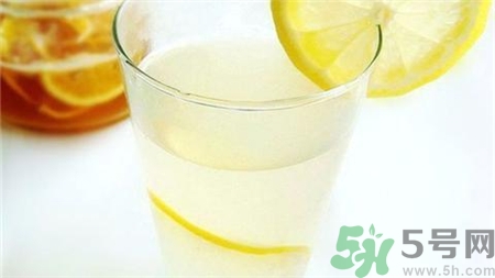 蜂蜜用開水沖可以嗎?蜂蜜用開水沖還是溫水? 蜂蜜用開水沖可以嗎?蜂蜜用開水沖還是溫水?