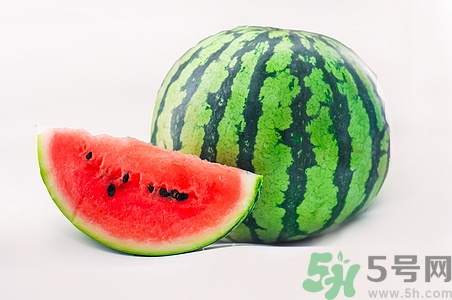 石榴和西瓜能一起吃嗎?石榴和西瓜一起吃好嗎 石榴和西瓜能一起吃嗎?石榴和西瓜一起吃好嗎