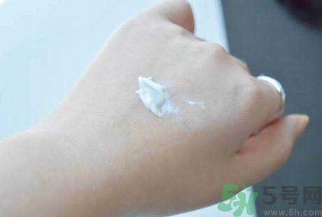 款韓國v7素顏霜怎么用？款韓國v7素顏霜使用方法