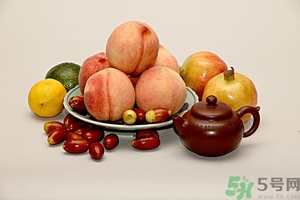 蘋果和桃子能一起榨汁嗎？蘋果和桃子能一起煮嗎？