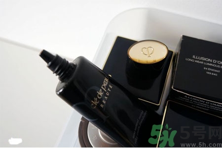 cpb新旋轉(zhuǎn)亮潤(rùn)粉霜怎么樣？cpb新旋轉(zhuǎn)亮潤(rùn)粉霜好用嗎？