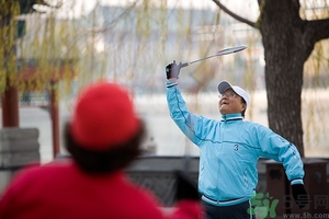 打羽毛球有什么好處？打羽毛球有什么壞處？