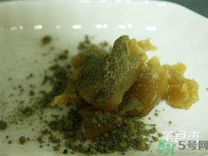 水晶月餅用的什么粉？水晶月餅的做法及配方