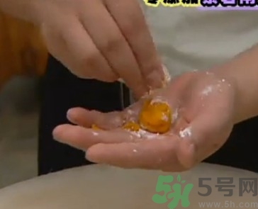 水晶月餅用的什么粉？水晶月餅的做法及配方