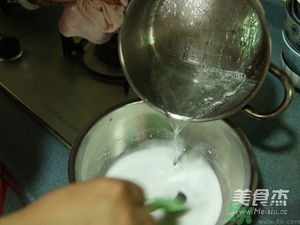 水晶月餅用的什么粉？水晶月餅的做法及配方