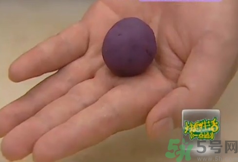 水晶月餅用的什么粉？水晶月餅的做法及配方