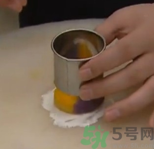 水晶月餅用的什么粉？水晶月餅的做法及配方