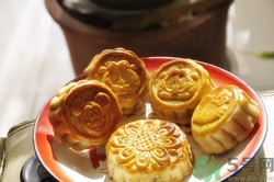 廣式月餅可以用玉米油嗎?做廣式月餅用什么油 廣式月餅可以用玉米油嗎?做廣式月餅用什么油