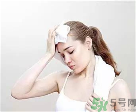 手心腳心發(fā)熱是怎么回事?手心熱是什么原因? 手心腳心發(fā)熱是怎么回事?手心熱是什么原因?