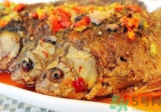 鯽魚可以和南瓜一起吃嗎?鯽魚能和南瓜同吃嗎? 鯽魚可以和南瓜一起吃嗎?鯽魚能和南瓜同吃嗎?