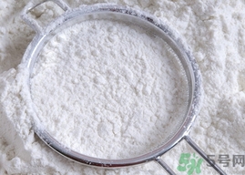 面粉用冷水還是熱水?dāng)嚢?攪面粉用冷水好還是熱水好? 面粉用冷水還是熱水?dāng)嚢?攪面粉用冷水好還是熱水好?