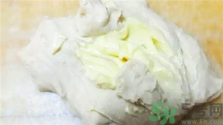 手揉面包怎么出膜?做面包怎么揉出手套膜? 手揉面包怎么出膜?做面包怎么揉出手套膜?