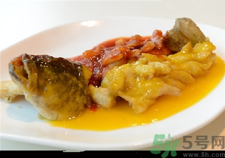 孕婦可以吃鱸魚嗎?孕婦吃鱸魚好還是鯽魚好? 孕婦可以吃鱸魚嗎?孕婦吃鱸魚好還是鯽魚好?