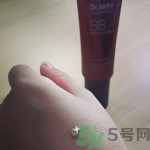 dr.jart銀管和黑管的區(qū)別？蒂佳婷銀色bb和黑色bb哪個(gè)好？