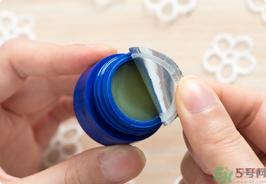 Blistex碧唇小藍(lán)罐好用嗎？怎么用？