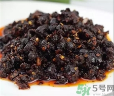 豆豉的營養(yǎng)價值 豆豉的功效與作用 豆豉的營養(yǎng)價值 豆豉的功效與作用