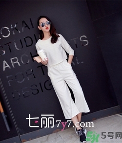 闊腿褲配什么鞋子好看？穿闊腿褲配什么鞋子？