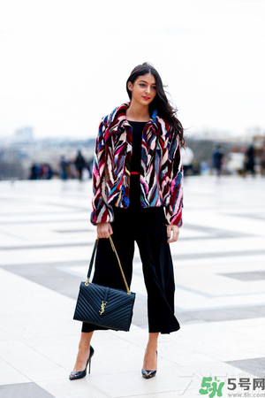 闊腿褲配什么鞋子好看？穿闊腿褲配什么鞋子？