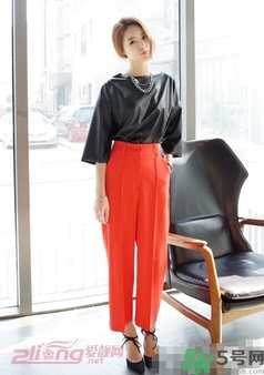 闊腿褲配什么鞋子好看？穿闊腿褲配什么鞋子？