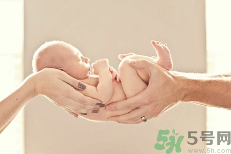 懷孕吃什么孩子頭發(fā)好？懷孕吃什么孩子皮膚好？