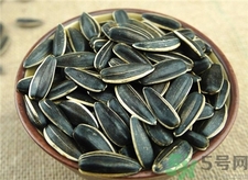 葵瓜子的營(yíng)養(yǎng)價(jià)值 葵瓜子的功效與作用 葵瓜子的營(yíng)養(yǎng)價(jià)值 葵瓜子的功效與作用