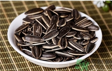 葵瓜子的營(yíng)養(yǎng)價(jià)值 葵瓜子的功效與作用 葵瓜子的營(yíng)養(yǎng)價(jià)值 葵瓜子的功效與作用