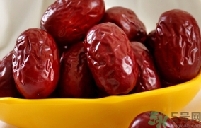 紅棗的營養(yǎng)價值 紅棗的功效與作用及食用方法 紅棗的營養(yǎng)價值 紅棗的功效與作用及食用方法