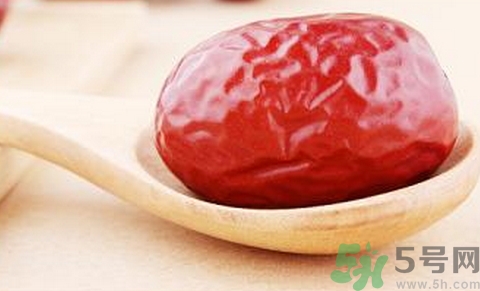 紅棗的營養(yǎng)價值 紅棗的功效與作用及食用方法 紅棗的營養(yǎng)價值 紅棗的功效與作用及食用方法