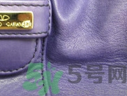 valentino包包真假怎么辨別?華倫天奴包包真假對(duì)比圖 valentino包包真假怎么辨別?華倫天奴包包真假對(duì)比圖